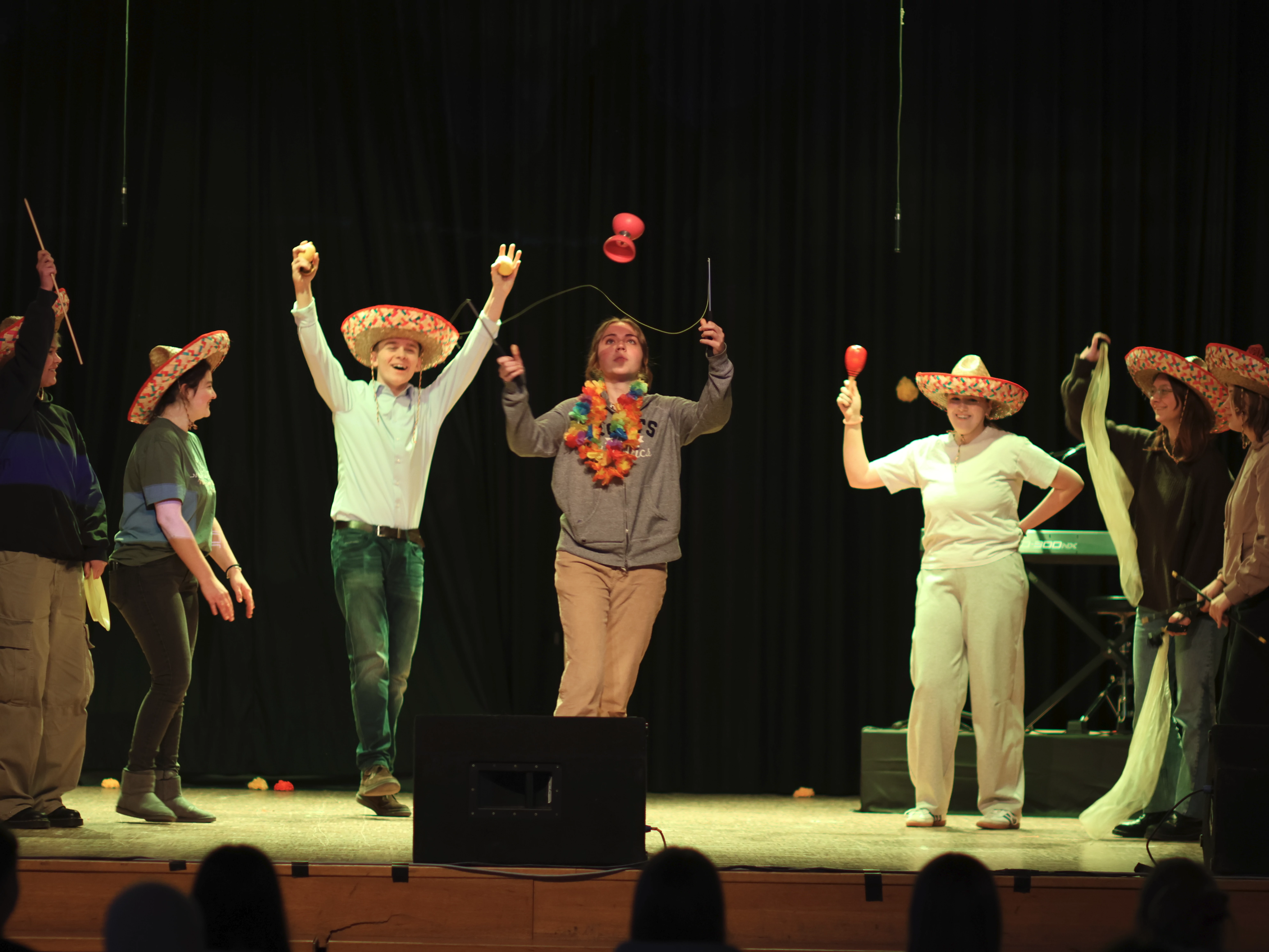 Ein paar mittelmäßige Mexikaner machen ein paar mittelmäßige Sachen